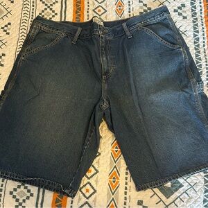 Oversized men’s navy blue denim jorts. size 40. #jorts #denim #blue #sidepockets